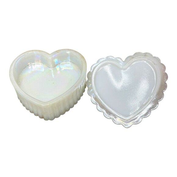 Fenton Pearly Sentiments Opaline Iridescent Heart Shaped Glass Trinket Box 4" - Picture 5 of 10